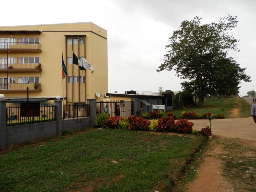 Blue Lodge Hotel Lagos Exterior foto